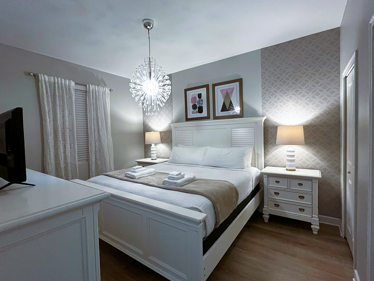 9092HS-Nuevo Anuncio- 9 Dorm./5 baños-Piscina&SPA