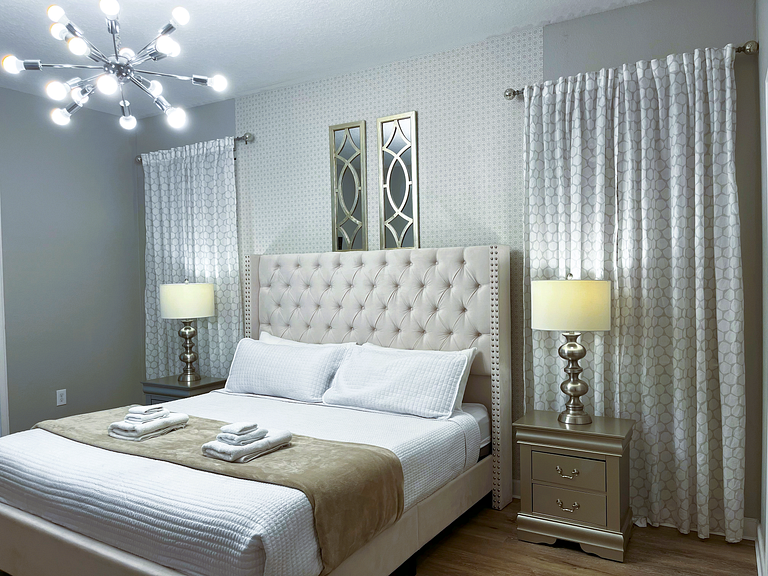 9092HS-Nuevo Anuncio- 9 Dorm./5 baños-Piscina&SPA