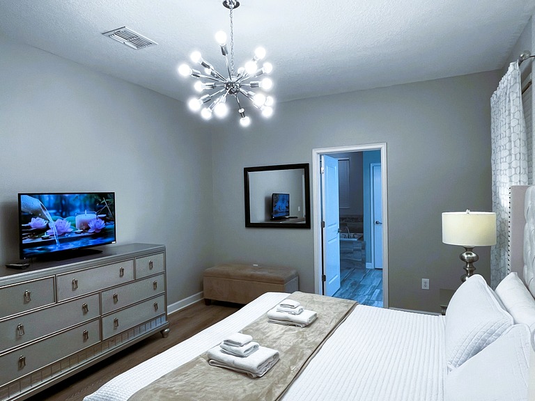 9092HS-Nuevo Anuncio- 9 Dorm./5 baños-Piscina&SPA