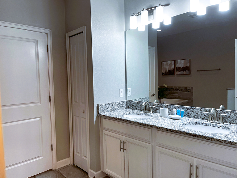 9092HS-Nuevo Anuncio- 9 Dorm./5 baños-Piscina&SPA