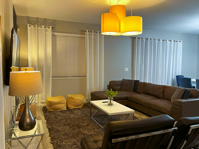 9092HS-Nuevo Anuncio- 9 Dorm./5 baños-Piscina&SPA