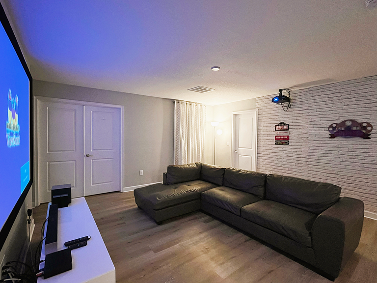 9092HS-Nuevo Anuncio- 9 Dorm./5 baños-Piscina&SPA