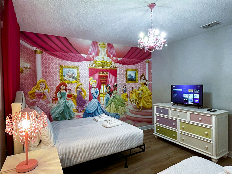 9092HS-Nuevo Anuncio- 9 Dorm./5 baños-Piscina&SPA