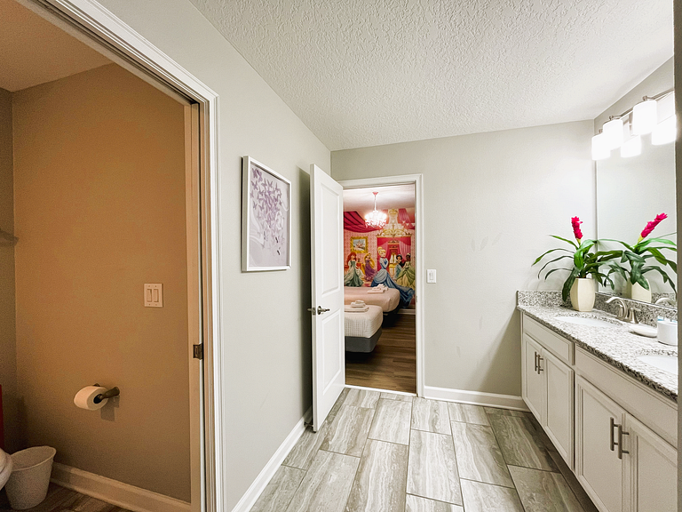 9092HS-Nuevo Anuncio- 9 Dorm./5 baños-Piscina&SPA