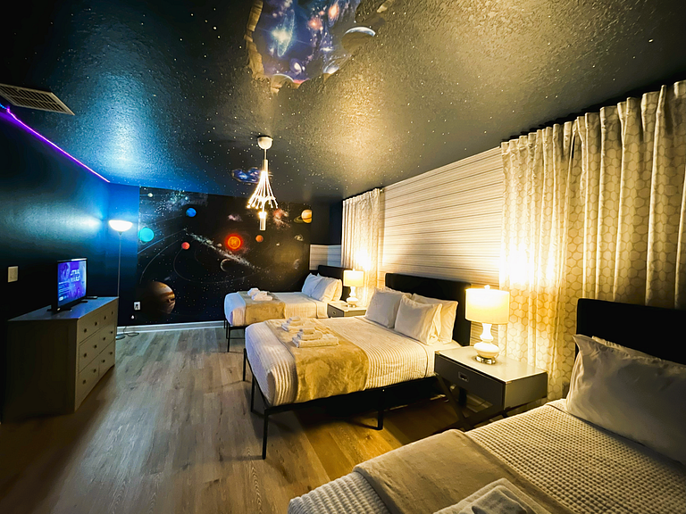 9092HS-Nuevo Anuncio- 9 Dorm./5 baños-Piscina&SPA