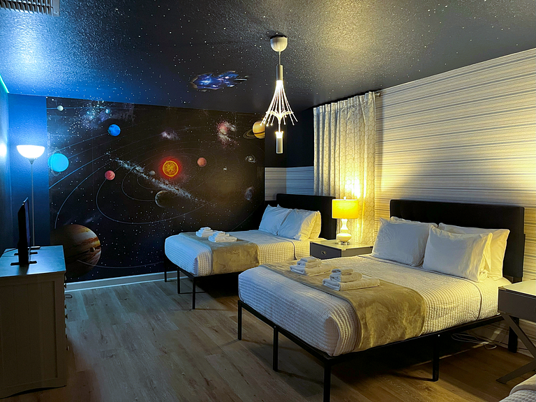 9092HS-Nuevo Anuncio- 9 Dorm./5 baños-Piscina&SPA