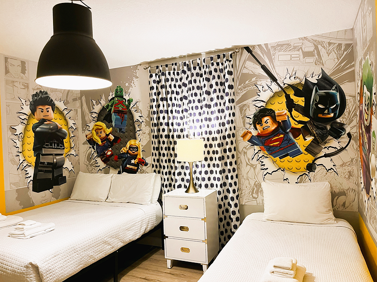 9092HS-Nuevo Anuncio- 9 Dorm./5 baños-Piscina&SPA