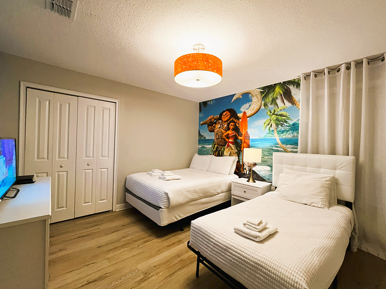 9092HS-Nuevo Anuncio- 9 Dorm./5 baños-Piscina&SPA