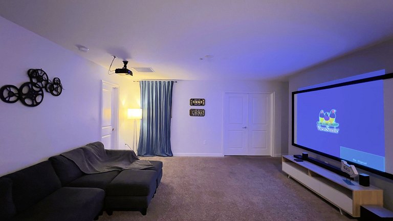 1554OL-New Listing- 9 bed/5 bath-Private Pool&SPA