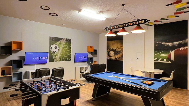 1554OL-New Listing- 9 bed/5 bath-Private Pool&SPA