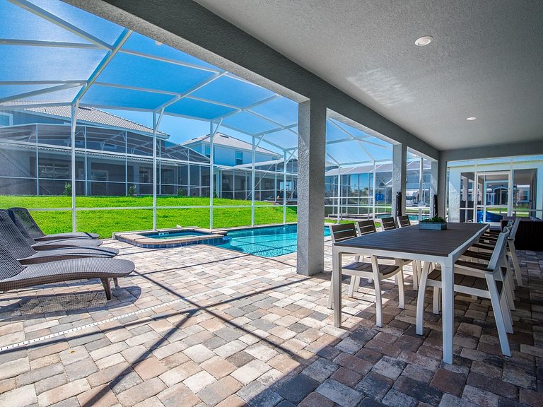 1554OL-New Listing- 9 bed/5 bath-Private Pool&SPA