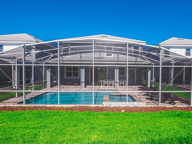 1554OL-New Listing- 9 bed/5 bath-Private Pool&SPA