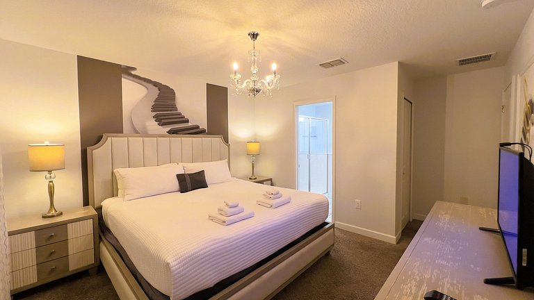 1554OL-New Listing- 9 bed/5 bath-Private Pool&SPA