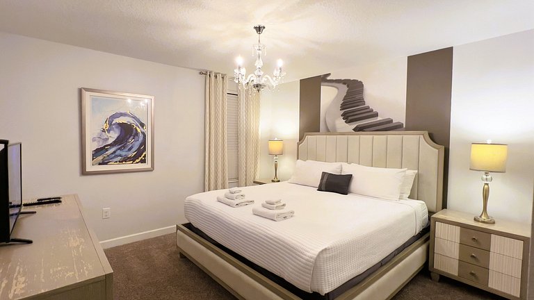 1554OL-New Listing- 9 bed/5 bath-Private Pool&SPA