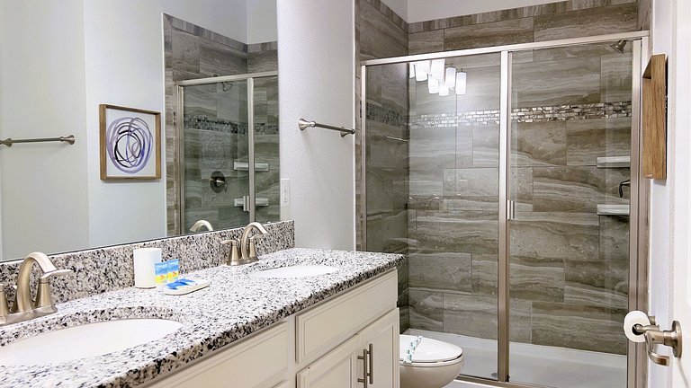 1554OL-New Listing- 9 bed/5 bath-Private Pool&SPA