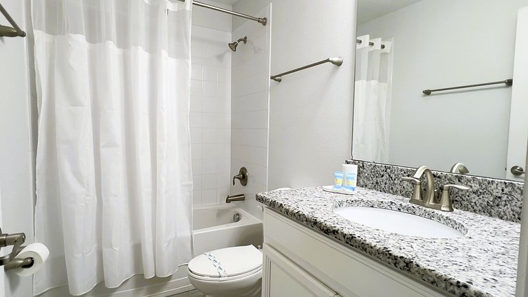 1554OL-New Listing- 9 bed/5 bath-Private Pool&SPA