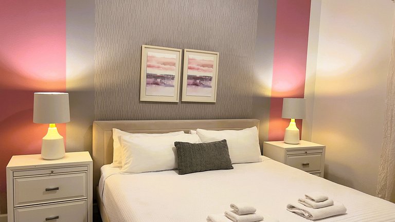 1554OL-New Listing- 9 bed/5 bath-Private Pool&SPA