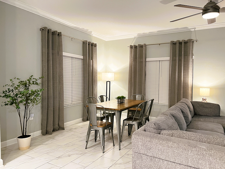 4263PD-New Listing- 5 bed/4 bath-Private Pool