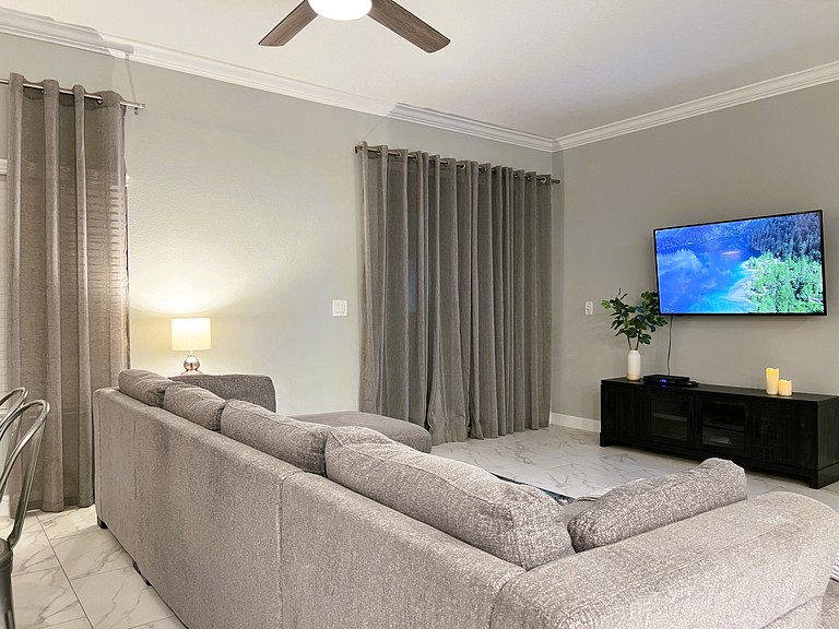 4263PD-Hermosa 5 hab/4 baños-Piscina Private