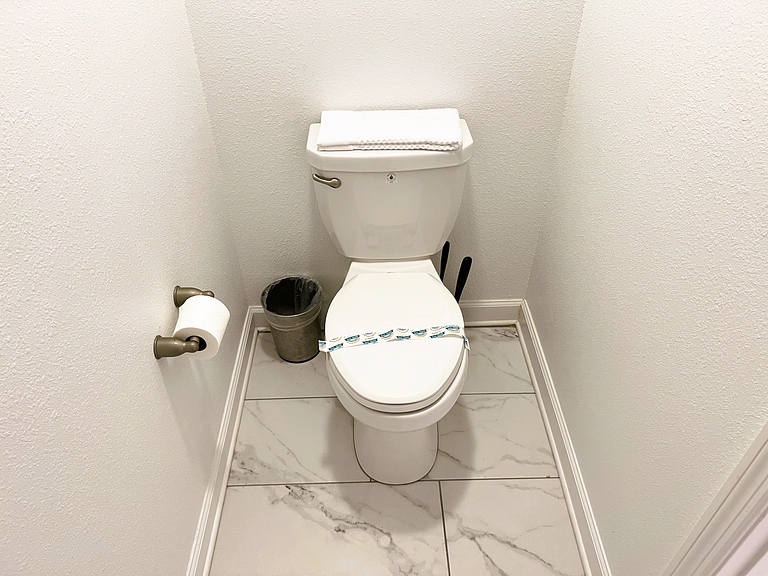 4263PD-New Listing- 5 bed/4 bath-Private Pool