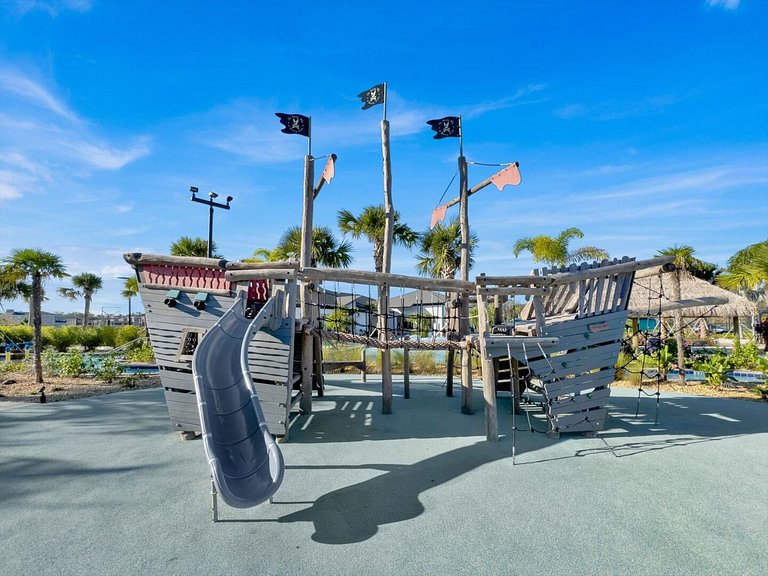 4263PD-New Listing- 5 bed/4 bath-Private Pool