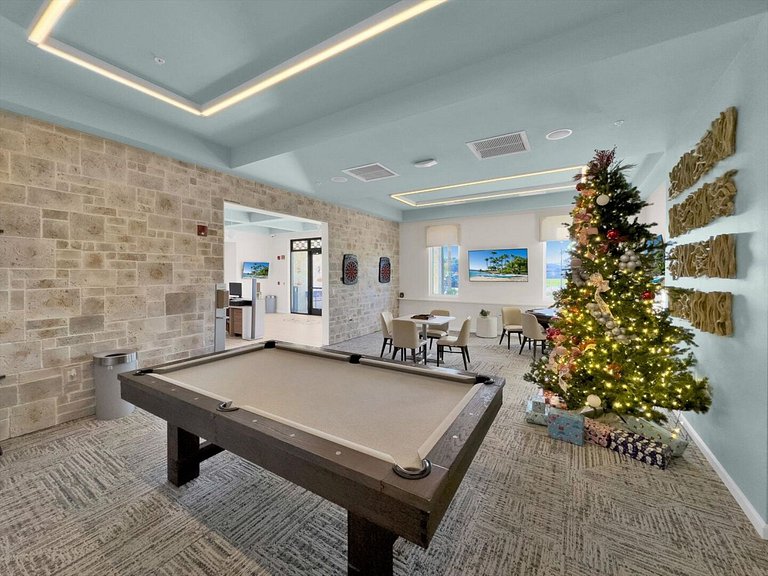 4263PD-New Listing- 5 bed/4 bath-Private Pool