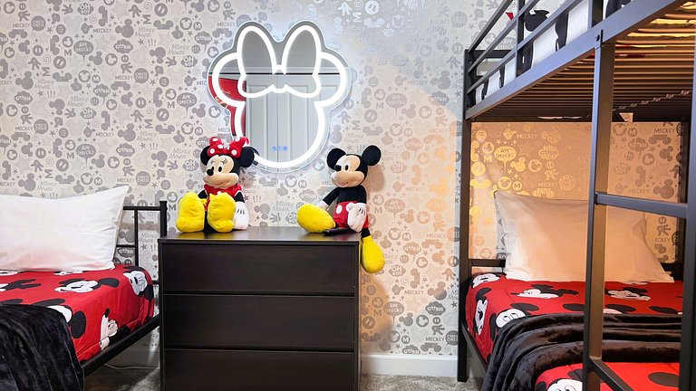 4263PD-New Listing- 5 bed/4 bath-Private Pool