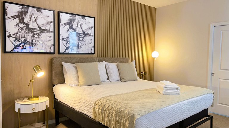 New Listing 10BR/8BA, Private Pool/SPA near Disney