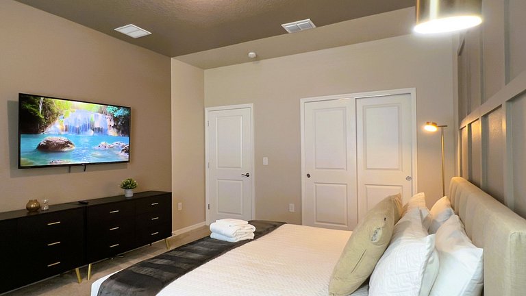 New Listing 10BR/8BA, Private Pool/SPA near Disney