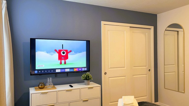 New Listing 10BR/8BA, Private Pool/SPA near Disney