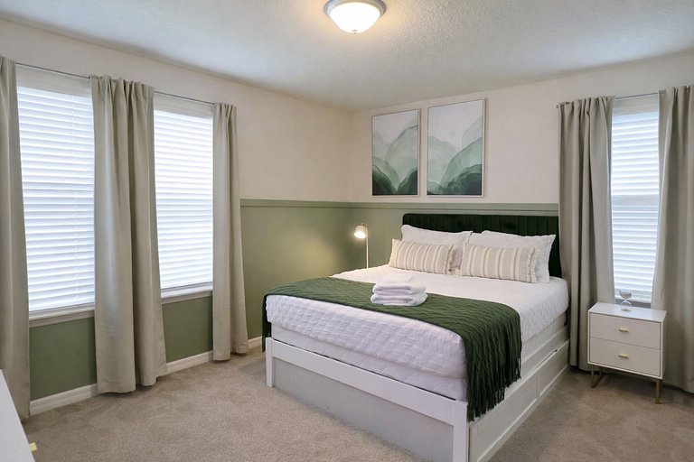 New Listing 10BR/8BA, Private Pool/SPA near Disney