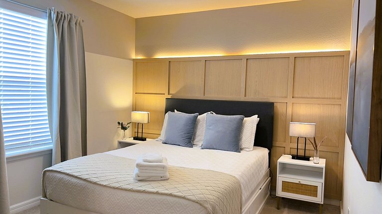 New Listing 10BR/8BA, Private Pool/SPA near Disney