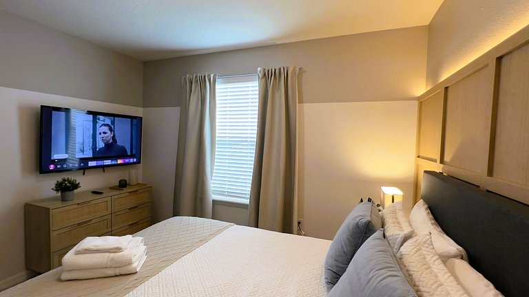 New Listing 10BR/8BA, Private Pool/SPA near Disney