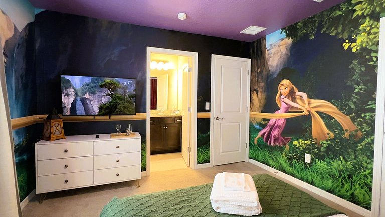 New Listing 10BR/8BA, Private Pool/SPA near Disney