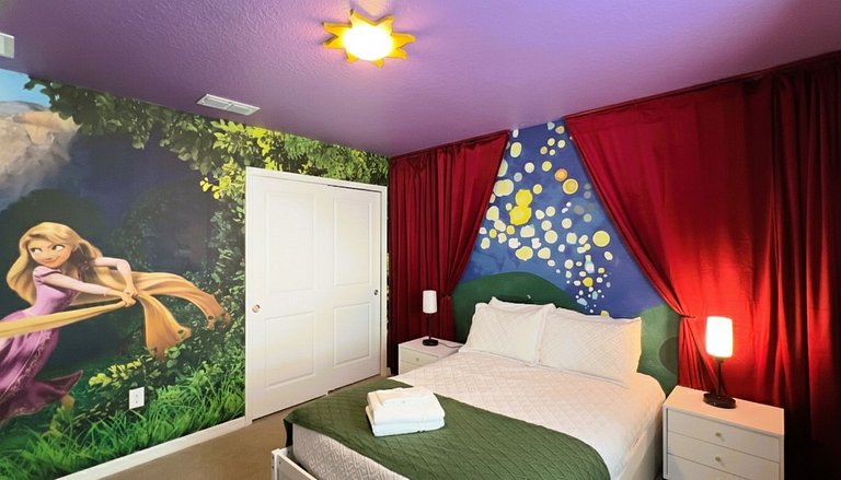 New Listing 10BR/8BA, Private Pool/SPA near Disney