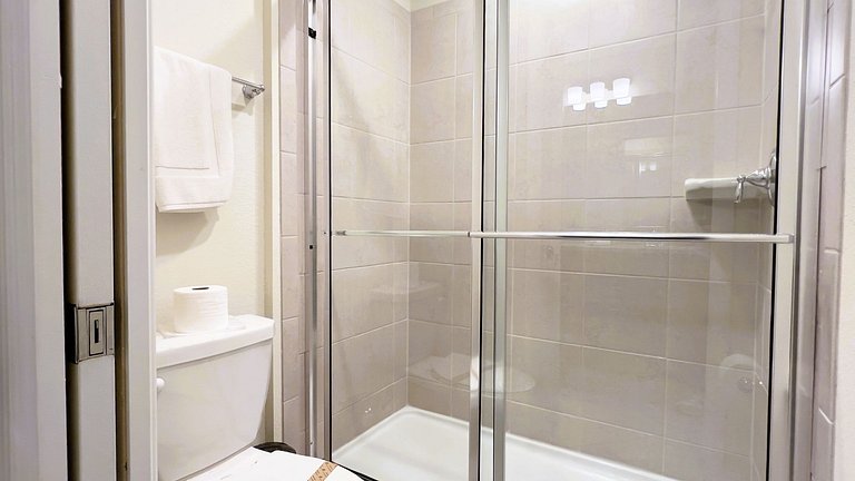 New Listing 10BR/8BA, Private Pool/SPA near Disney